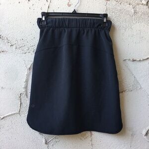 Lululemon On The Fly Skirt Woven Black Size 2